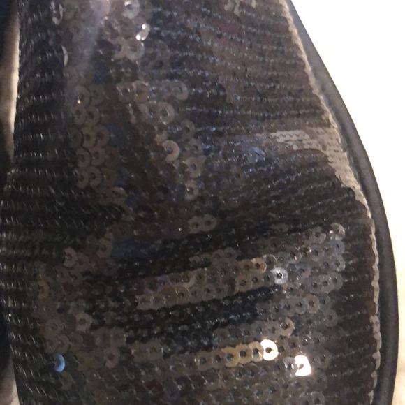 UGGS Women’s Short Sparkle Sequin - Picture 4 of 7